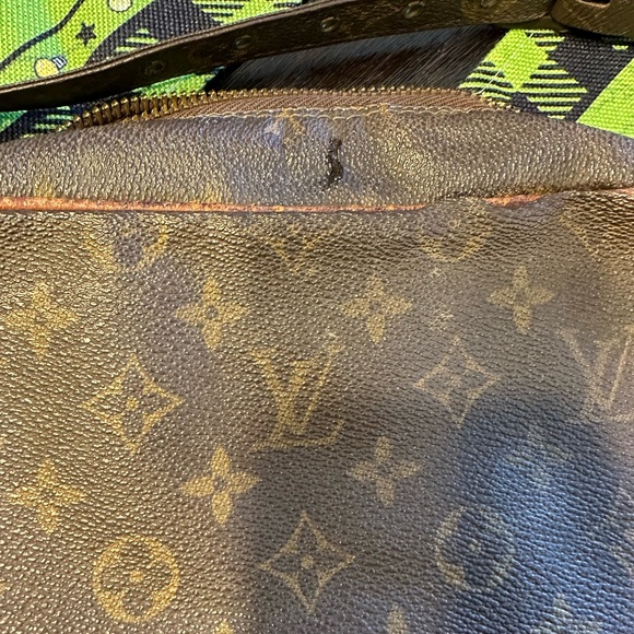 Louis Vuitton Brown Monogram  woman’s crossbody /travel bag large - Picture 8 of 16